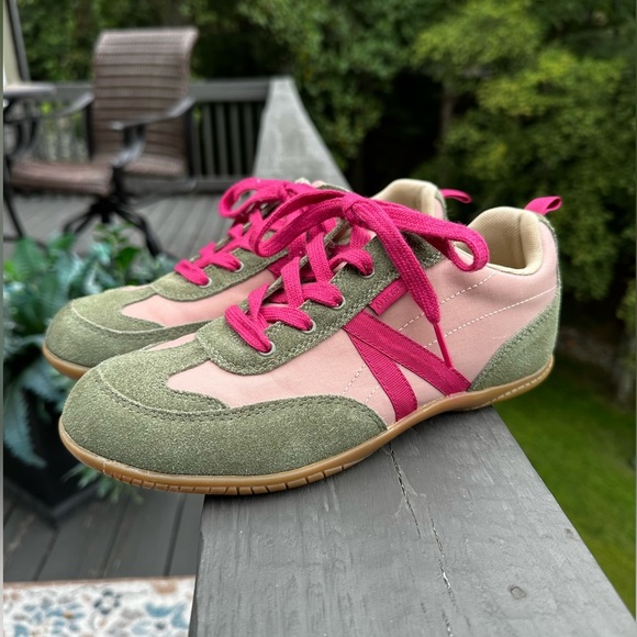 AEROSOLES Women’s Pink and Green Sport Sneakers Size 7 - Picture 1 of 6